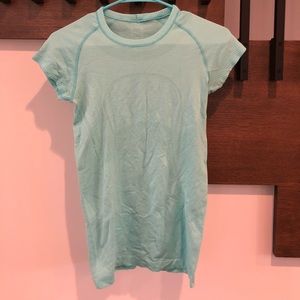 Flynit Lululemon athletica top